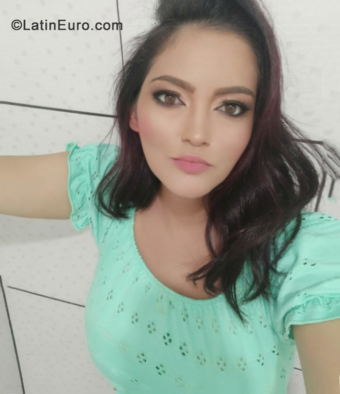 Date this tall Brazil girl Tatiane from Belo Horizonte BR11491