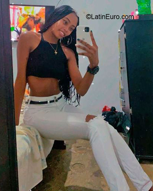 Date this hard body Colombia girl Karla from Medellin CO30941
