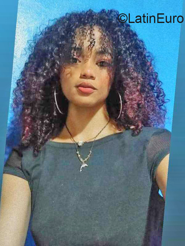 Date this exotic Colombia girl Dayana from Medellin CO31502