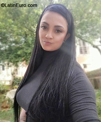 Date this lovely Colombia girl KAREN from Medellin CO30982
