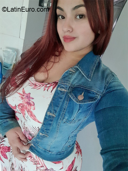 Date this attractive Spain girl Astrid from LANZAROTE, ARRECIFE, CANARIAS ES668