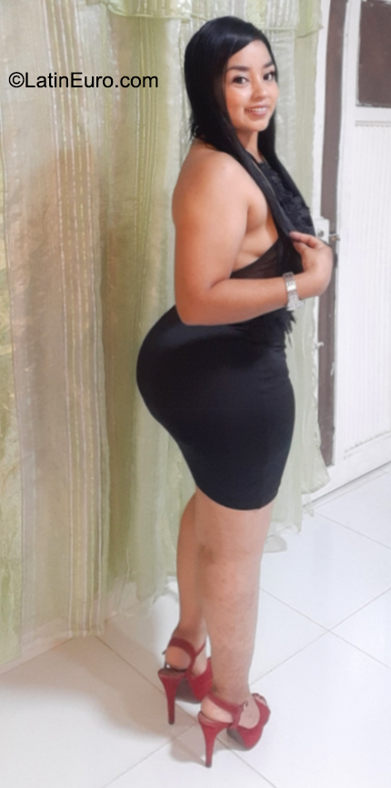Date this charming Colombia girl Patricia from Cali CO31001