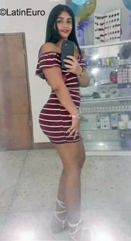 Date this voluptuous Colombia girl Kristina from Bogota CO31414
