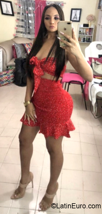 Date this stunning Dominican Republic girl Zara from Santiago DO40323