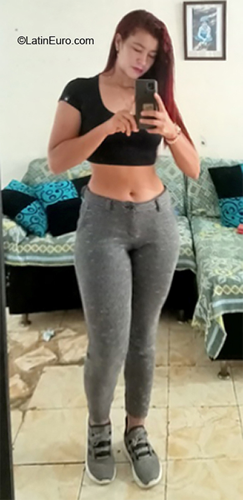 Date this pretty Colombia girl Angie from Cali CO31040