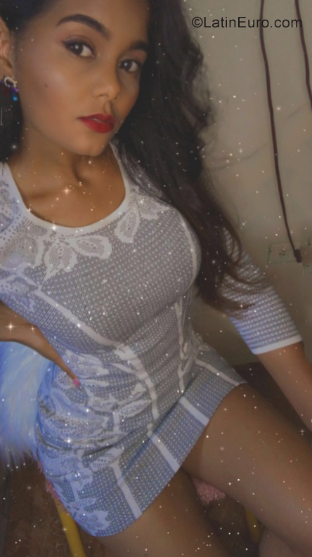 Date this lovely Dominican Republic girl Ana from Santo Domingo DO40370