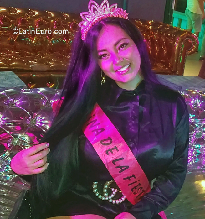 Date this young Colombia girl Paola from Bogota CO31104