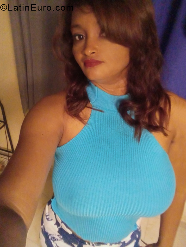 Date this young Dominican Republic girl Migdalia from Santo Domingo DO40406