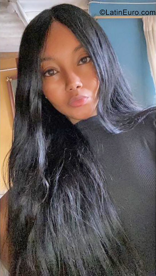 Date this tall Colombia girl Viviana from Medellin CO31184