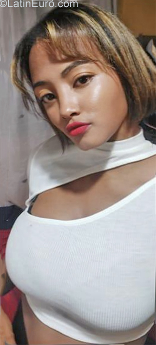 Date this happy Dominican Republic girl Lorena from Santo Domingo DO40455