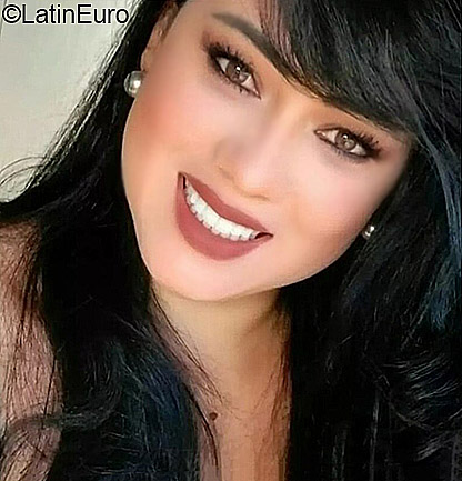 Date this attractive French Southern Territories girl Mar from Paris BR11603