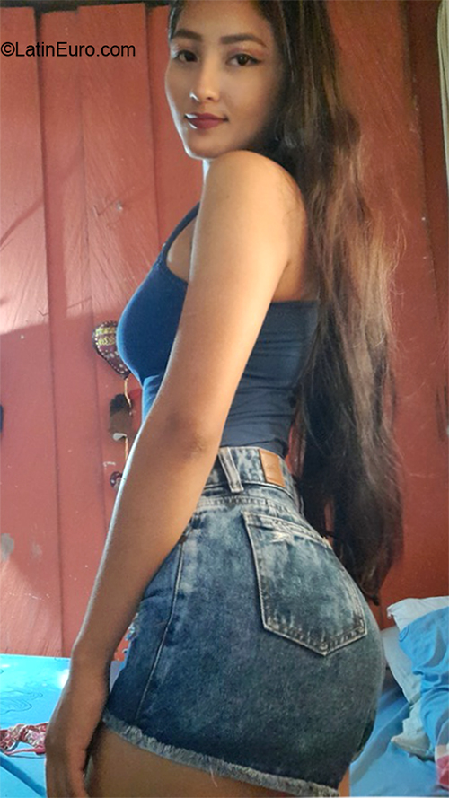 Date this good-looking Colombia girl Thalia from Medellin CO31253