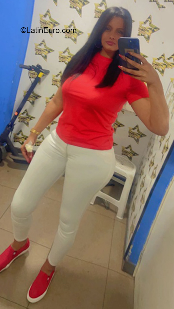 Date this happy Spain girl Lapatrona from Barcelona ES680