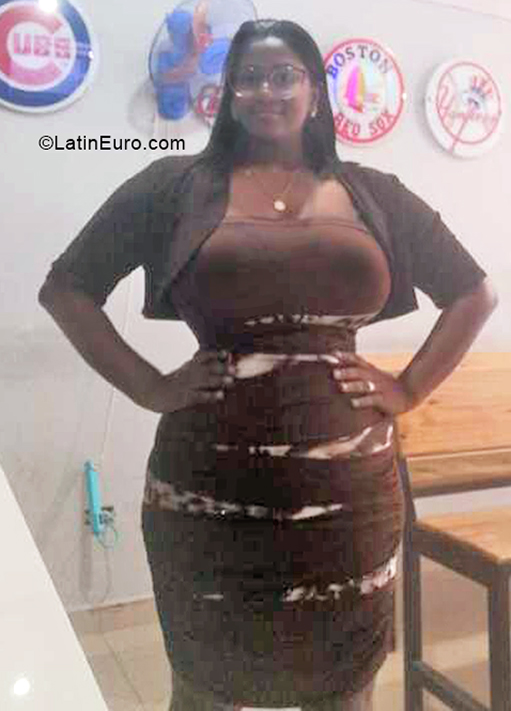 Date this tall Dominican Republic girl Elizabeth from Santo Domingo DO40567