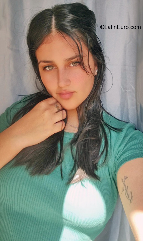 Date this hot Argentina girl Anna from Mar del Plata AR844
