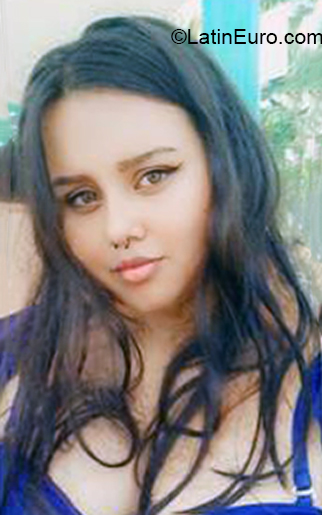 Date this tall Colombia girl Liseth from Neiva CO31357