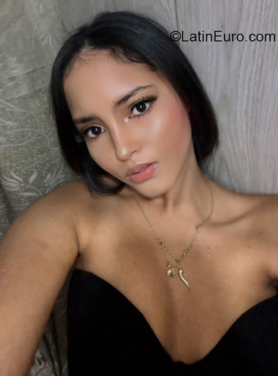 Date this exotic Colombia girl Gabriela from Cali CO31364