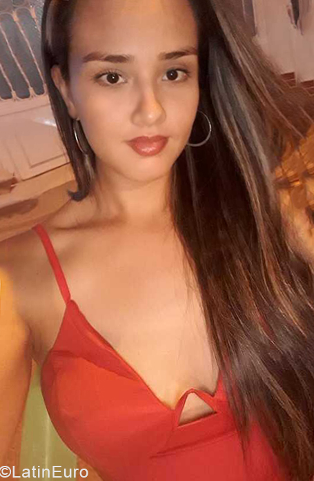 Date this stunning Colombia girl Erika from Ibague CO31443
