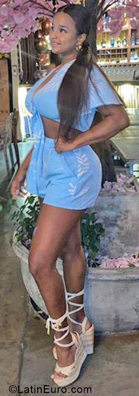 Date this young Colombia girl Mishel from Cali CO31447
