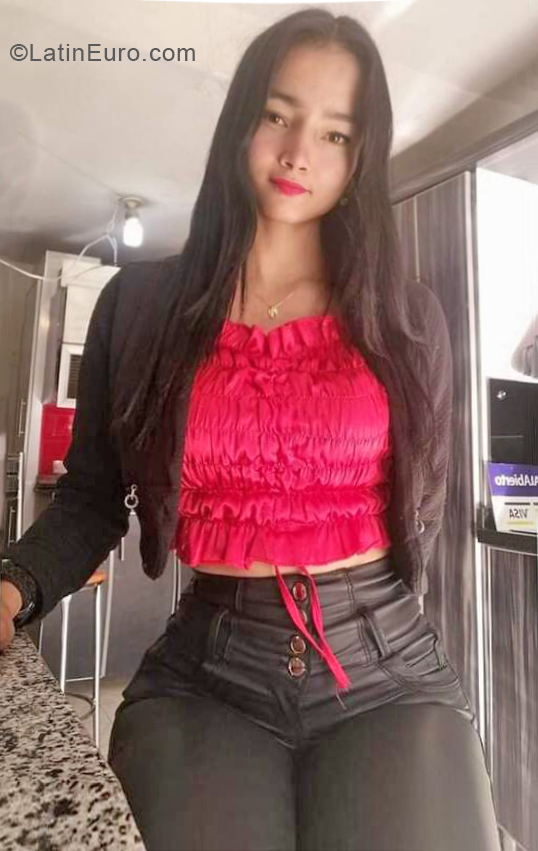 Date this georgeous Colombia girl Alejandra from Bogota CO31467