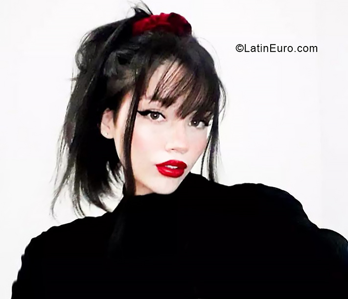 Date this athletic Argentina girl Meli from Mendoza AR854