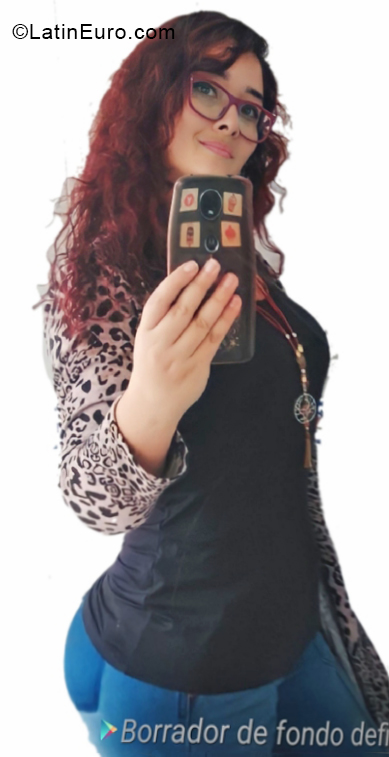 Date this lovely Colombia girl Marcela from Cali CO31498