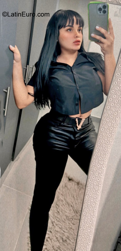 Date this hard body Dominican Republic girl Cristina from Santiago DO40685