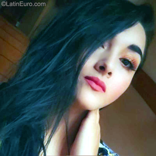 Date this good-looking Colombia girl Sandra from MANIZALES CO31541