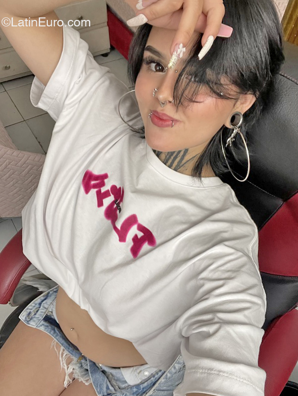 Date this sensual Colombia girl Scarlett from Medellin CO32174
