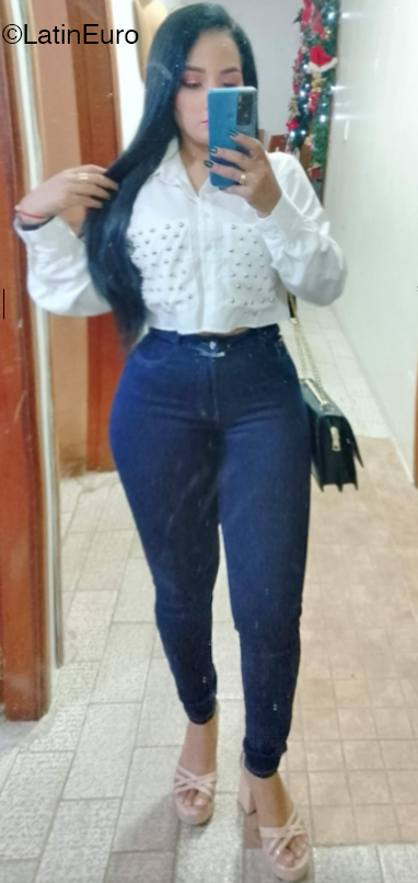 Date this pretty Colombia girl Jezebel from Cartagena CO32200