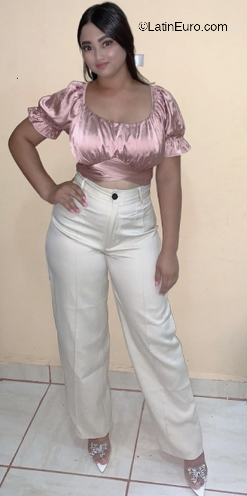 Date this beautiful Dominican Republic girl Rosalba from Santo Domingo DO41208