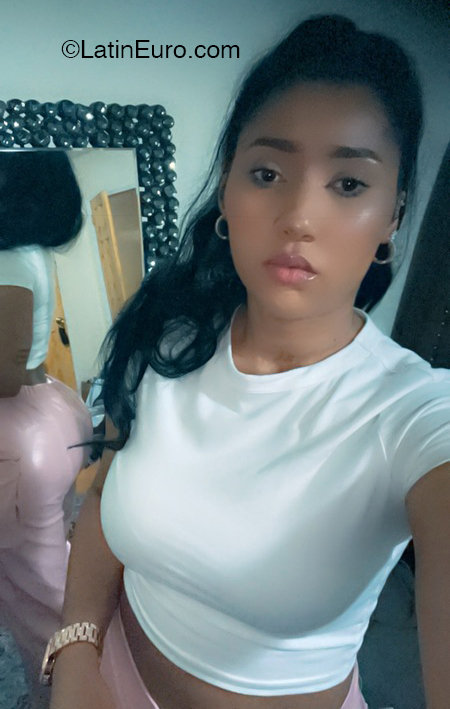 Date this voluptuous United States girl Cris from New York US22095