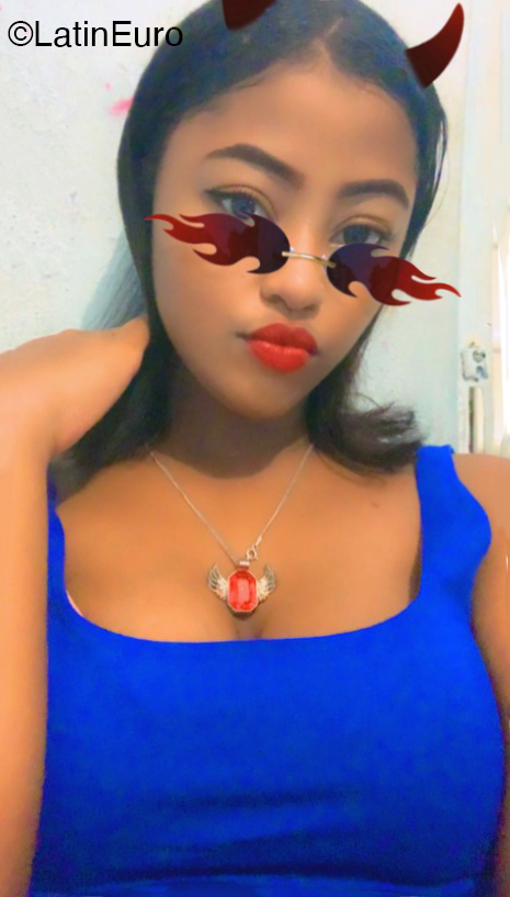 Date this athletic Dominican Republic girl Anaibels from Santiago DO43655