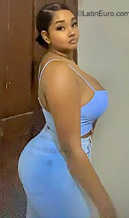 Date this fun Dominican Republic girl Cris from Santo Domingo Oeste DO43907