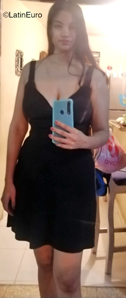 Date this sensual Dominica girl Isabel from Santo Domingo US22170