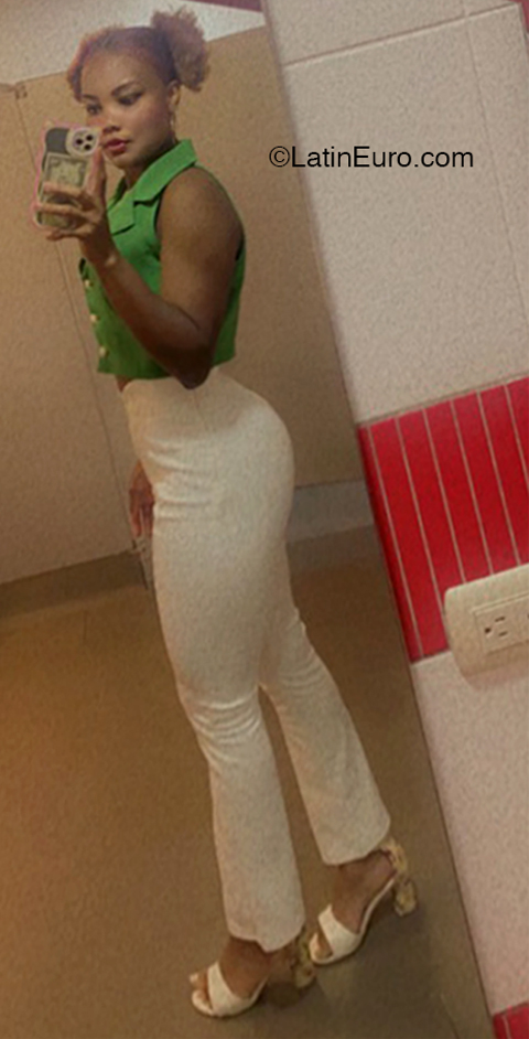 Date this delightful Dominican Republic girl Katiana from Higuey DO45046