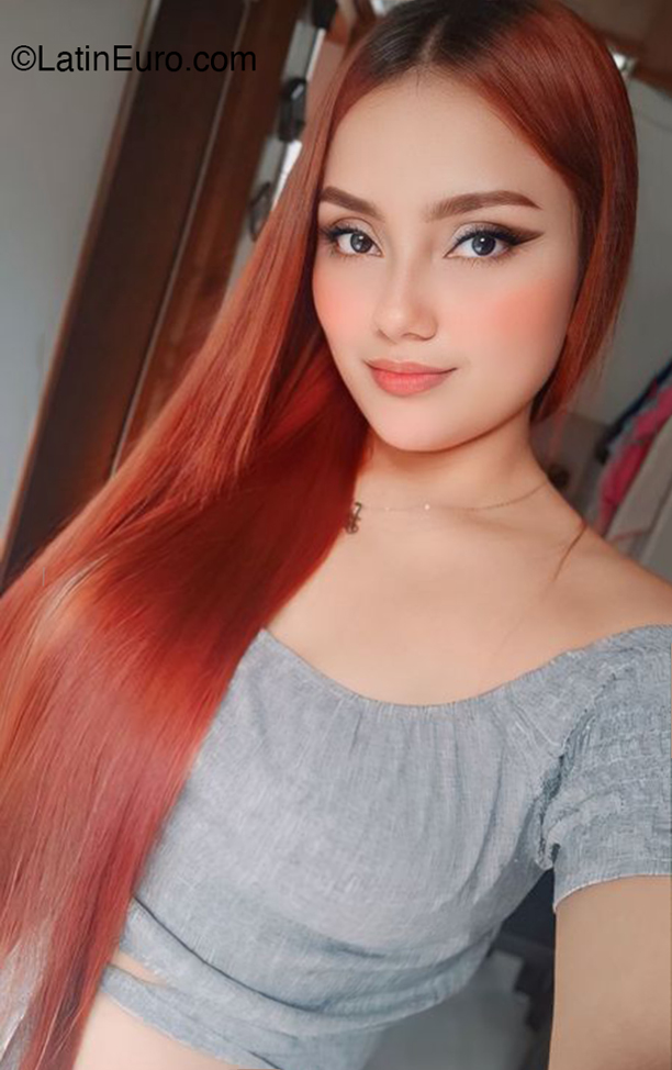 Date this beautiful Colombia girl Yerli from Bogota CO32326
