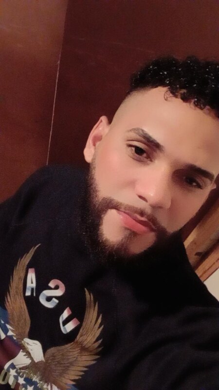 Date this happy United States man Ni&amp;ntilde;omalo from Boston US22380