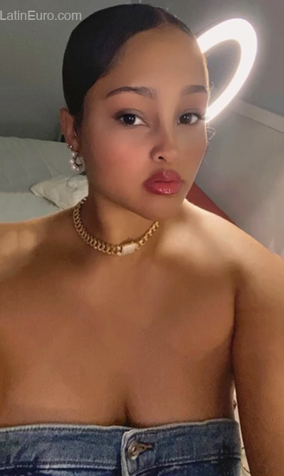 Date this attractive Dominican Republic girl Patricia from Santo Domingo DO45523