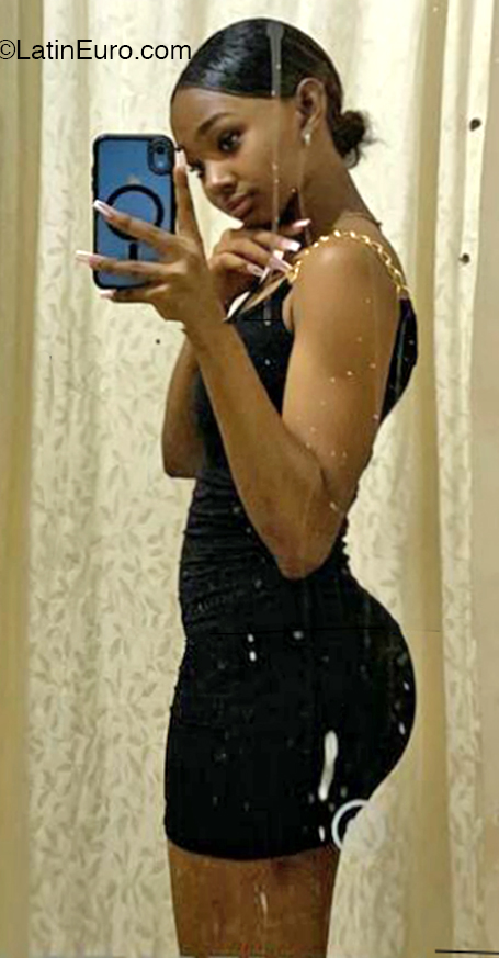 Date this exotic Dominican Republic girl Fremili from San Cristobal DO46121