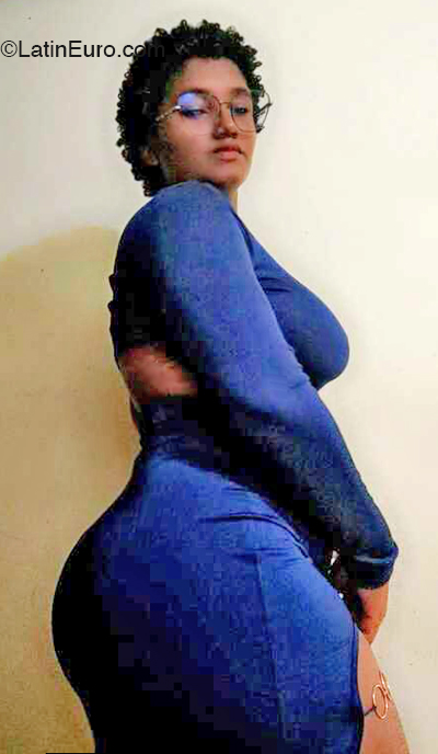 Date this passionate Dominican Republic girl Darianna from Santo Domingo DO46225