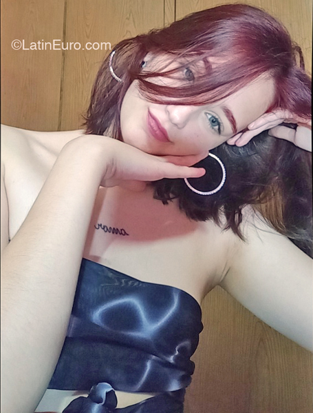 Date this sensual Bahamas girl Vik from  AR919