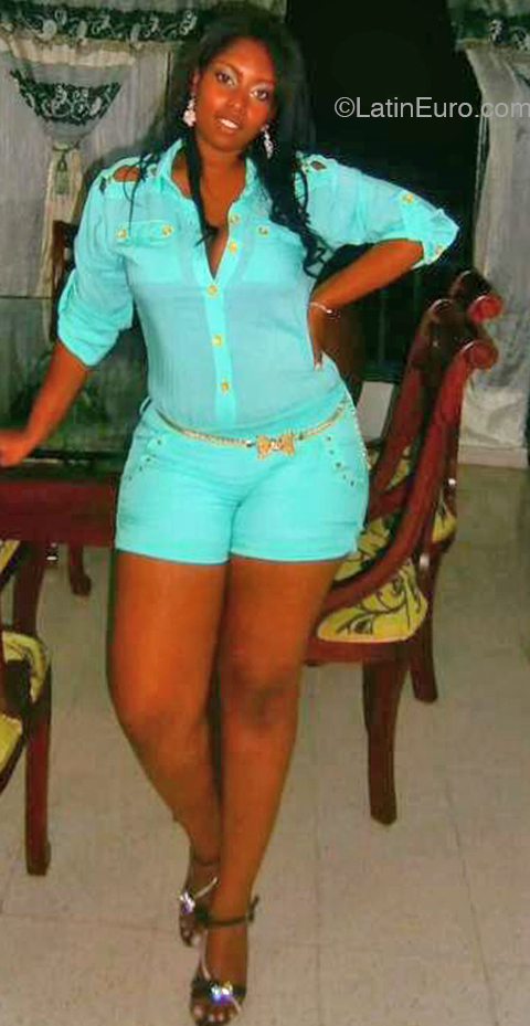 Date this attractive Colombia girl Yelit from Cali CO32459