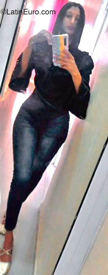 Date this gorgeous Dominican Republic girl Katy from Santiago DO46432