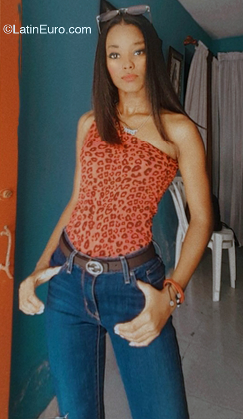 Date this attractive Dominican Republic girl Maria from San Cristóbal  (san Cristóbal) DO46536