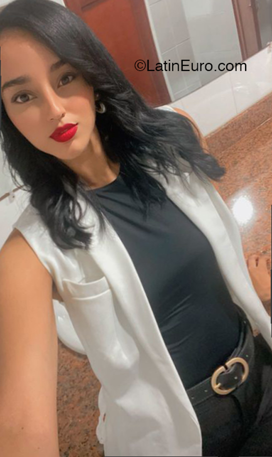 Date this beautiful Dominican Republic girl Yanibel from Santo Domingo DO46545