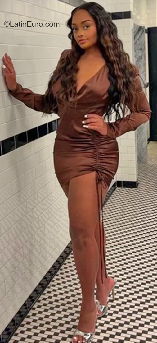 Date this nice looking Dominican Republic girl Melissa from Santo Domingo DO47213