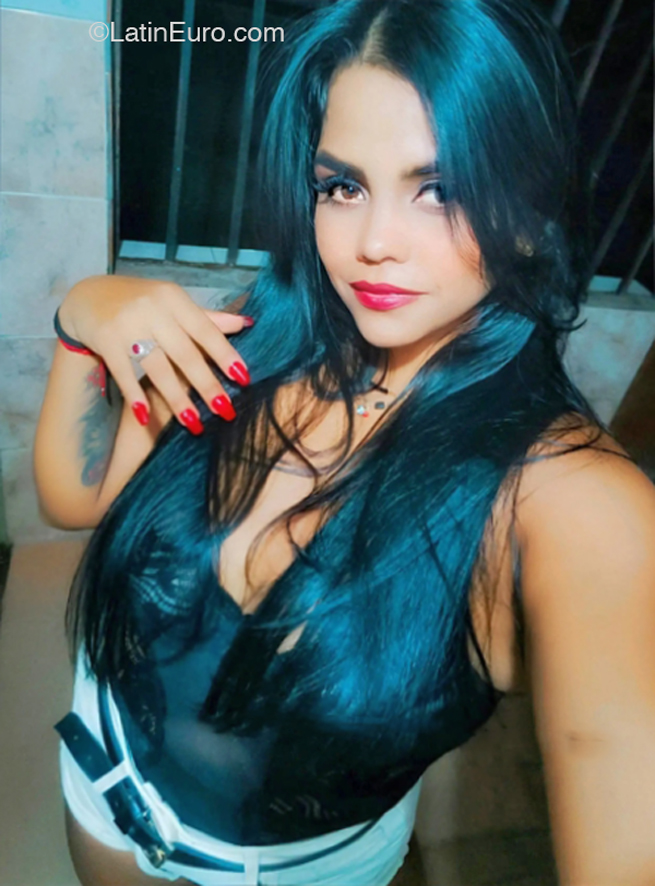 Date this athletic Venezuela girl Emperatriz from Caracas VE4566