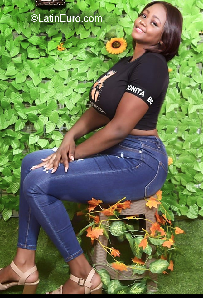 Date this tall Dominican Republic girl Diana Celedonio from Santo Domingo DO47354