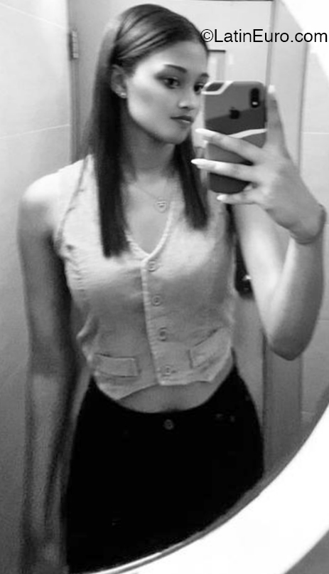 Date this nice looking Dominican Republic girl Camila from Higuey DO47506